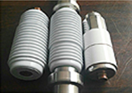 What are main characteristics of the silicone injection machine?